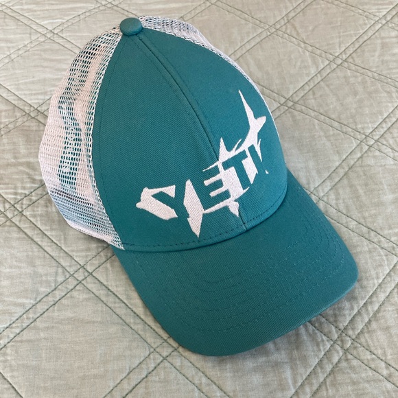 YETI Hat - Picture 1 of 7